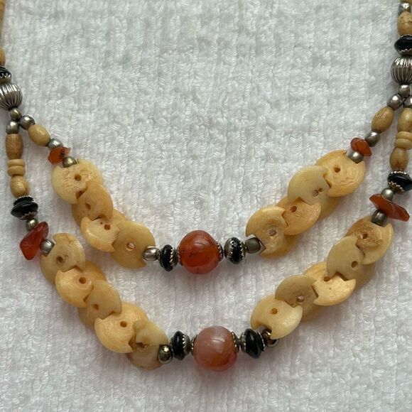 Vintage Carved Bone and Carnelian Agate Necklace Silver Tone 17” Amazing Detail - Picture 7 of 11